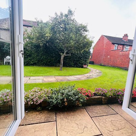 Selborne Studios Off Road Gated Parking Coventry Extérieur photo